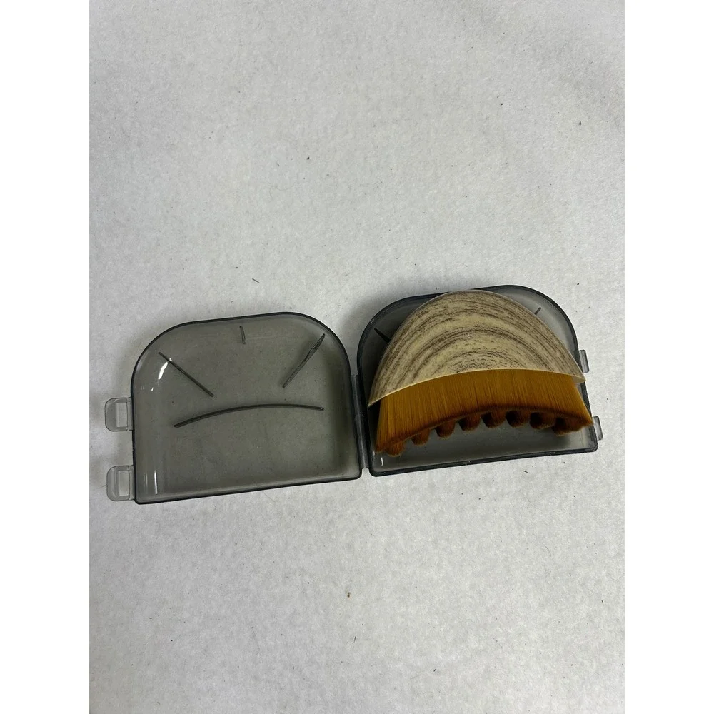 Travel Aesthetic Womens OS‎ Brown Curved Foundation Brush with Case